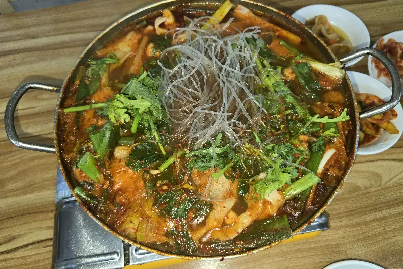 보글보글 끓는 매운탕