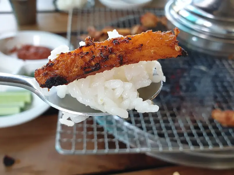 더덕구이와 밥의 환상적인 조합