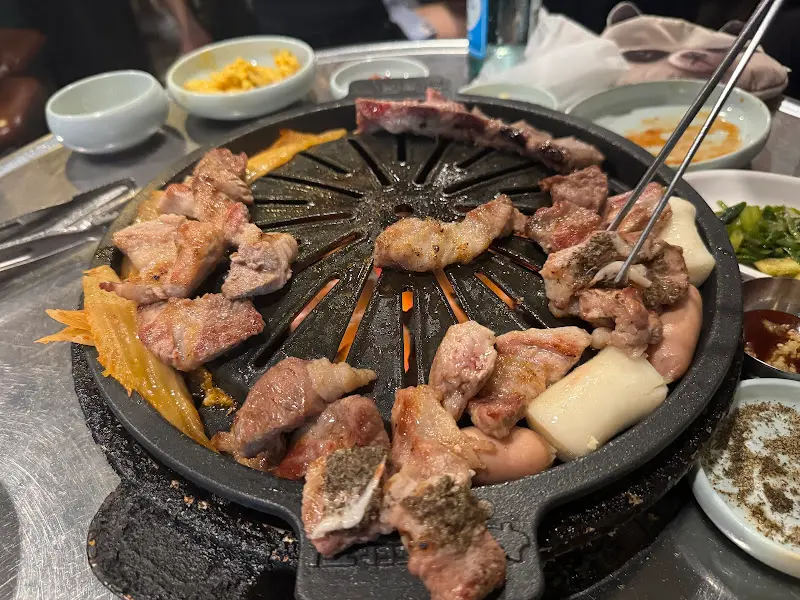 고기 굽는 모습