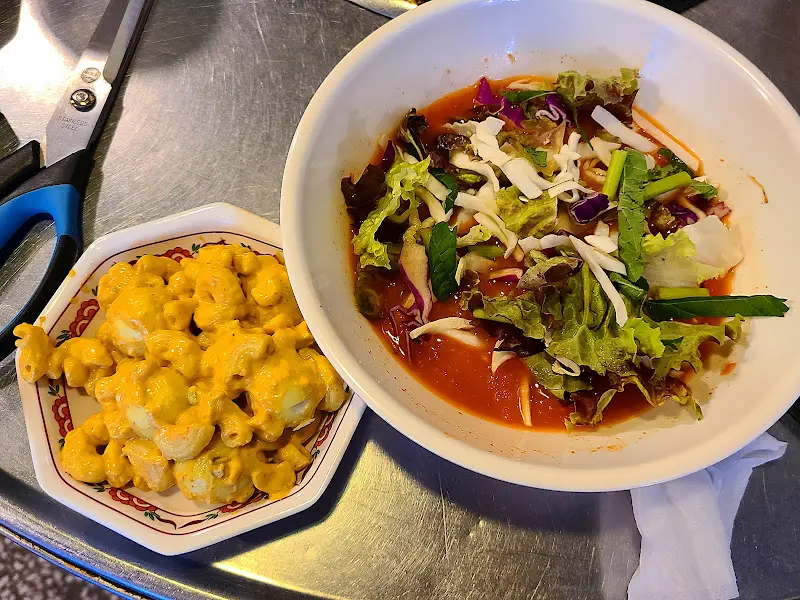 마카로니 샐러드와 야채