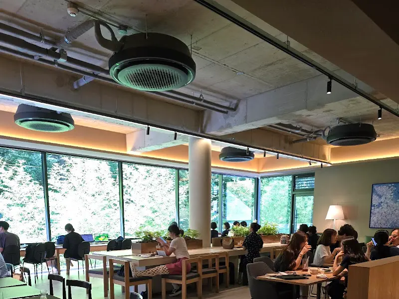 카페 내부 모습