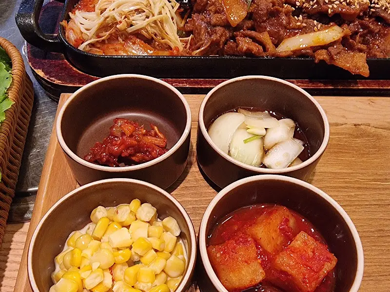 다채로운 곁들임 찬