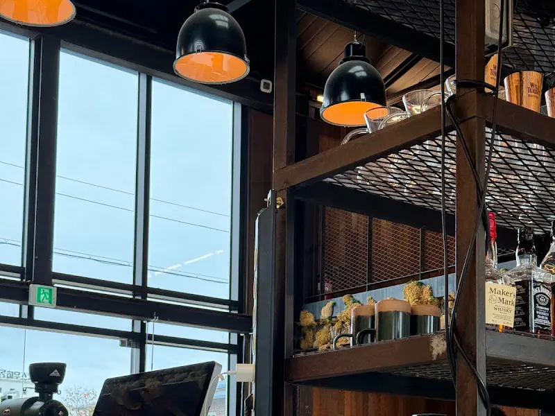 창밖 풍경을 감상할 수 있는 컨센트릭 2층