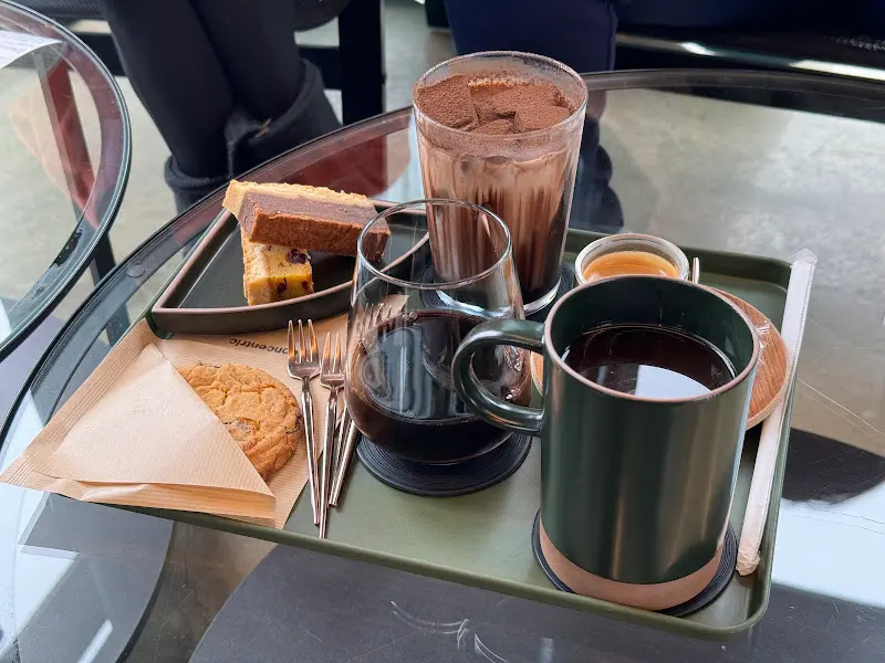 컨센트릭의 커피와 디저트