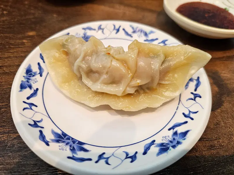 접시에 담긴 찐만두