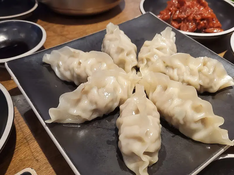 촉촉한 온정가의 갈비만두