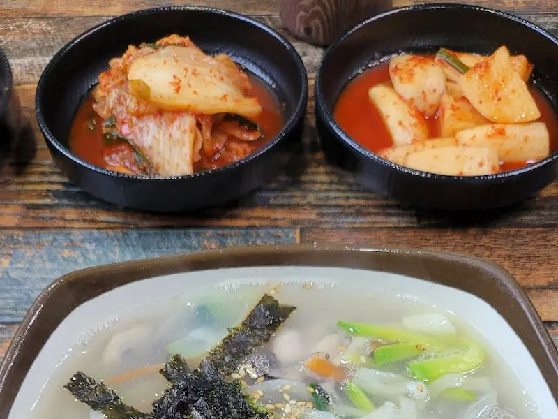 굴칼국수와 김치