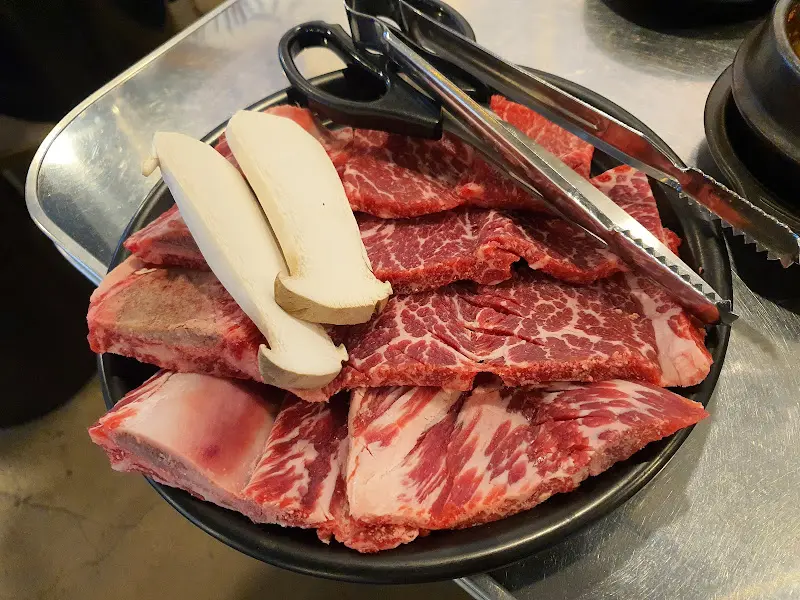 소갈비살과 큼지막한 새송이 버섯