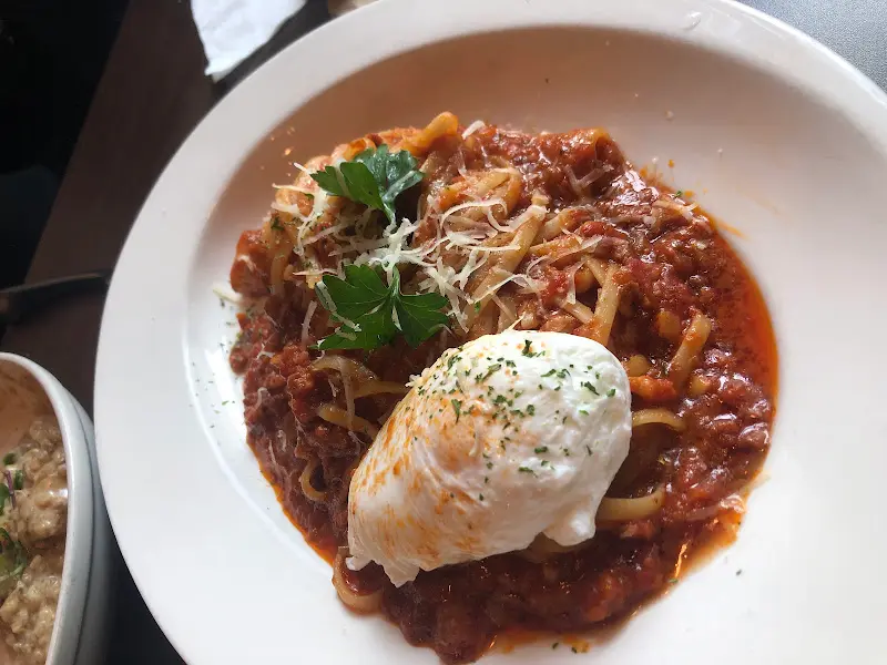 깔끔하고 모던한 분위기의 인테리어