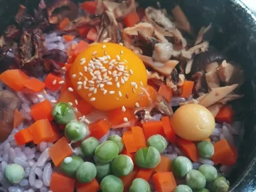 시간이 멈춘 듯한 시골 밥상, 추억을 되살리는 안성 귀자식당 영양돌솥밥 맛집 기행