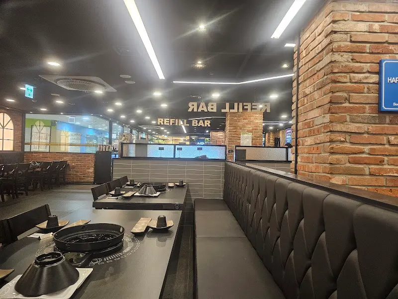 깔끔한 매장 내부