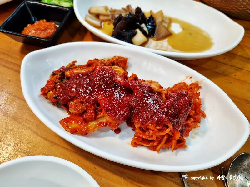 매콤달콤 낙지보쌈