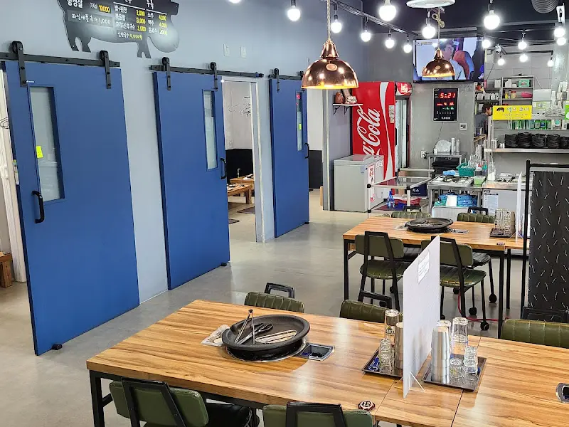 넓고 깔끔한 빵구네 내부