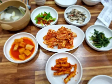 뜨끈한 국물이 끝내주는 충주 맛집, 능암누룽지한방오리백숙 완전 강추!