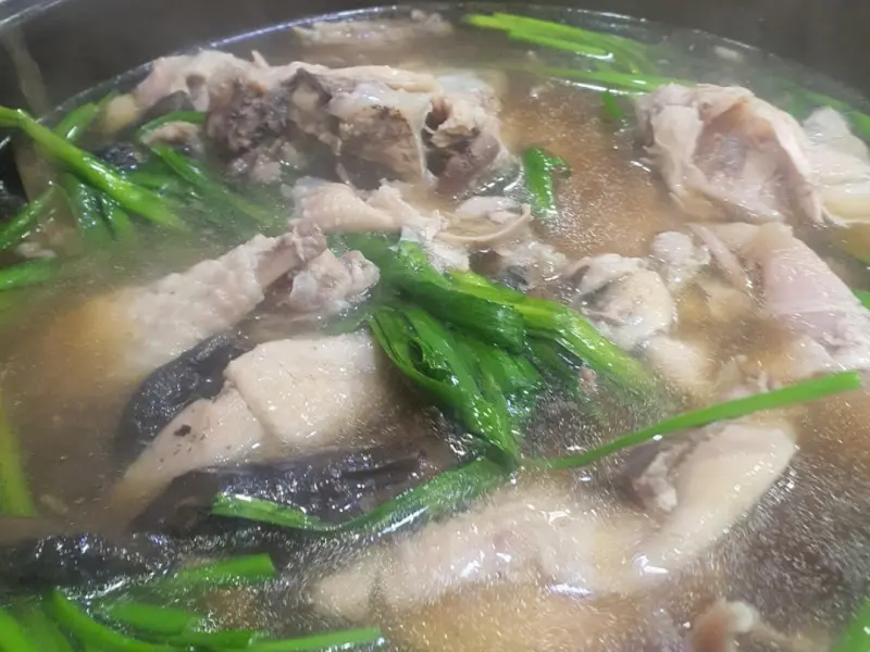 오리백숙 디테일 샷