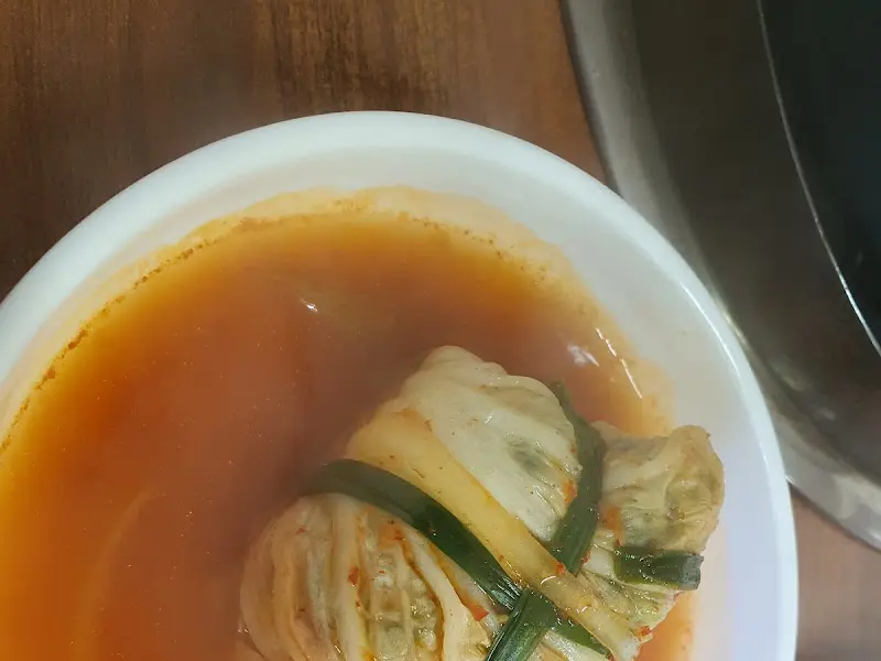 김치말이 만두의 자태