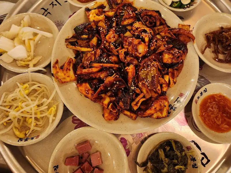 매콤한 직화 낙지 볶음