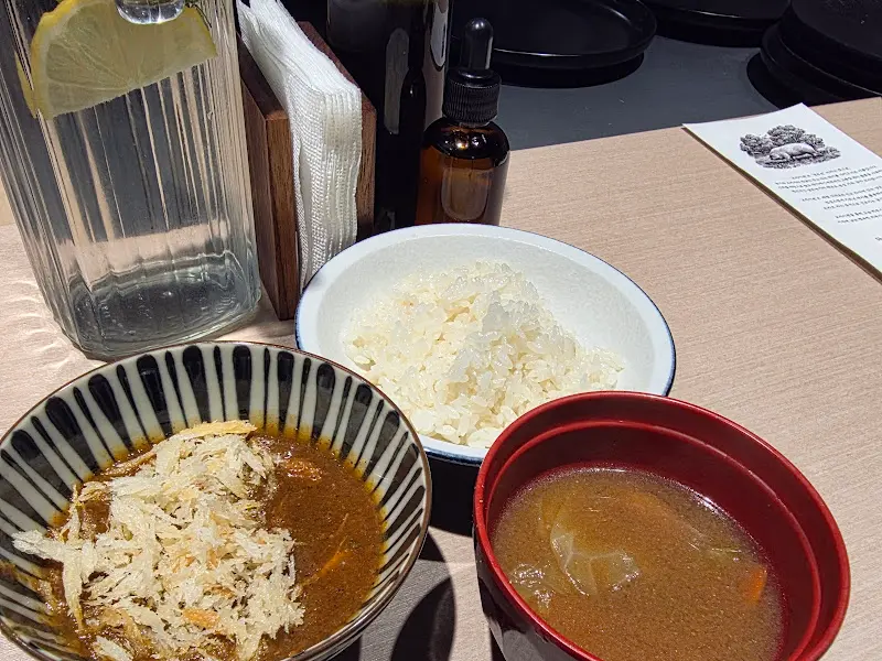 돈지루, 밥, 카레