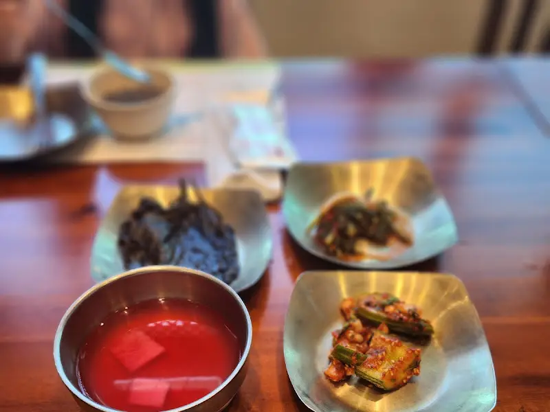 정갈하게 차려진 밑반찬