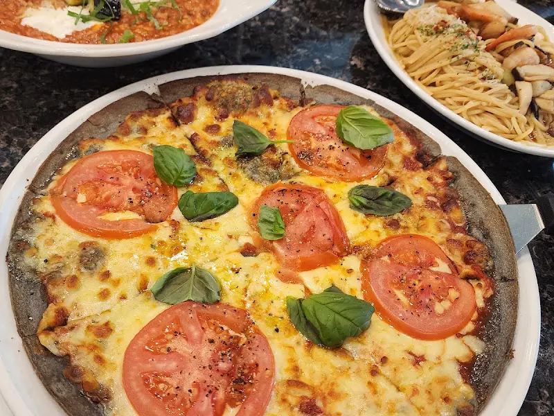 피자, 파스타, 샐러드