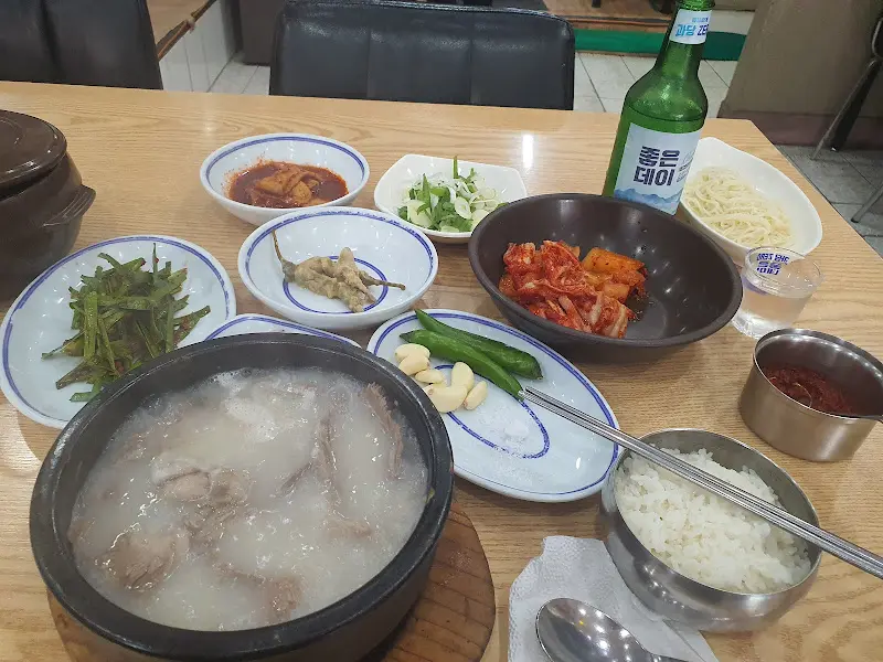 따뜻한 곰탕 한 그릇