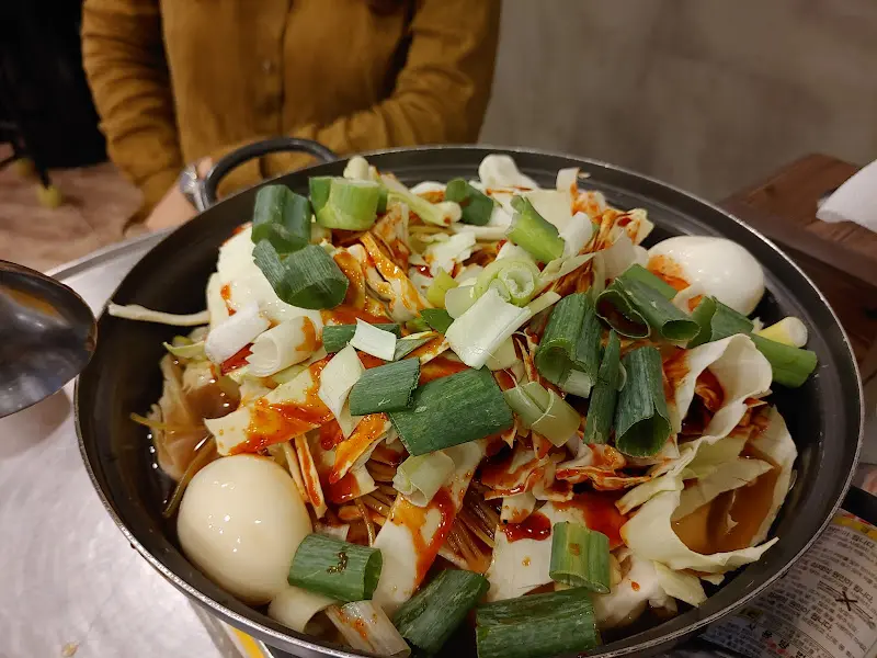 짜장 떡볶이