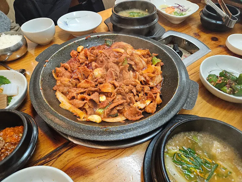 제육쌈밥 한 상 차림