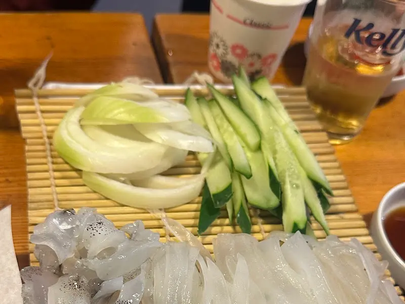 싱싱한 오징어회 한상차림