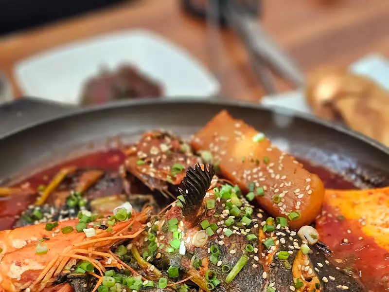 우럭조림에 들어간 우럭 머리 부분 클로즈업 사진