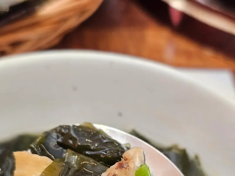 미역국에 들어간 뿔소라의 모습