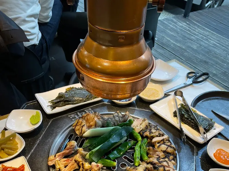 닭갈비와 곁들임 채소