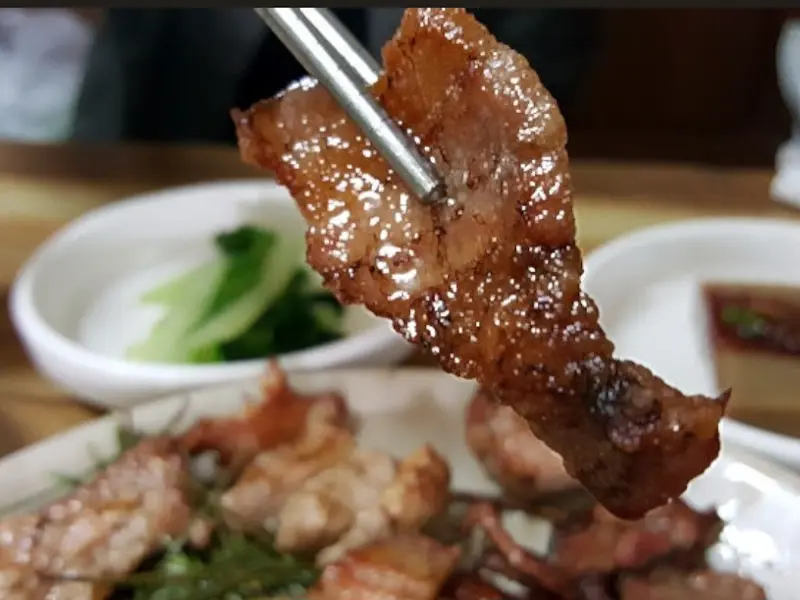 윤기가 흐르는 돼지고기