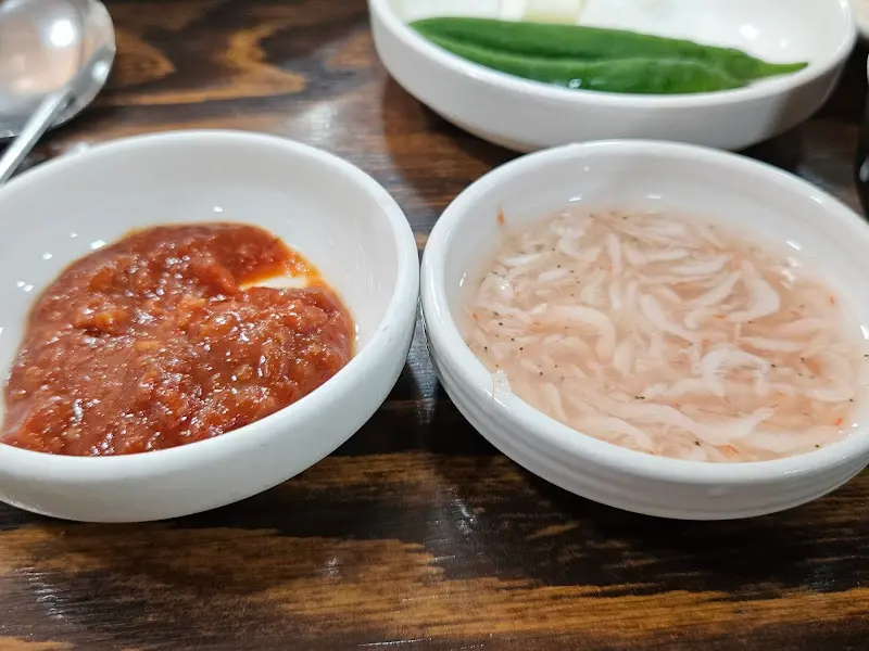 8번식당 기본 상차림