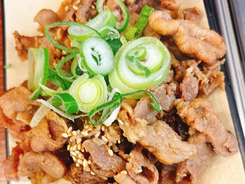 윤기가 자르르 흐르는 항정살 수육