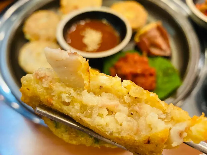 겉은 바삭하고 속은 촉촉한 오징어 순대