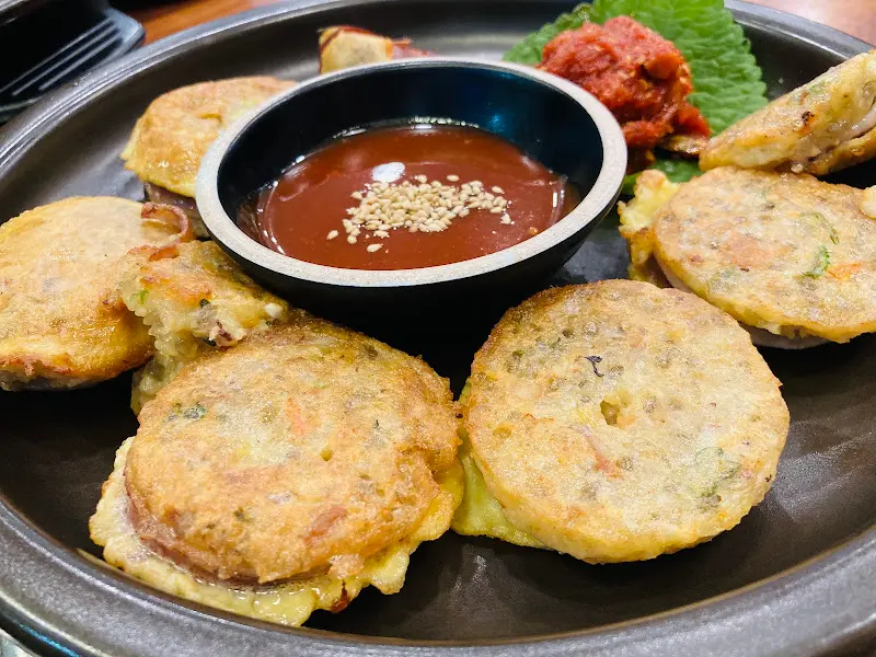 따뜻한 온기가 느껴지는 모듬전