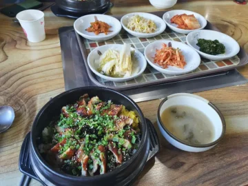 혼자 떠난 장흥에서 만난 인생 맛집, 황금연못 장어촌에서 장어덮밥 한 그릇 뚝딱!