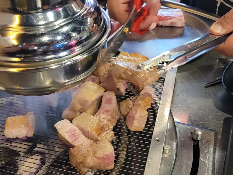 노릇노릇 익어가는 목살