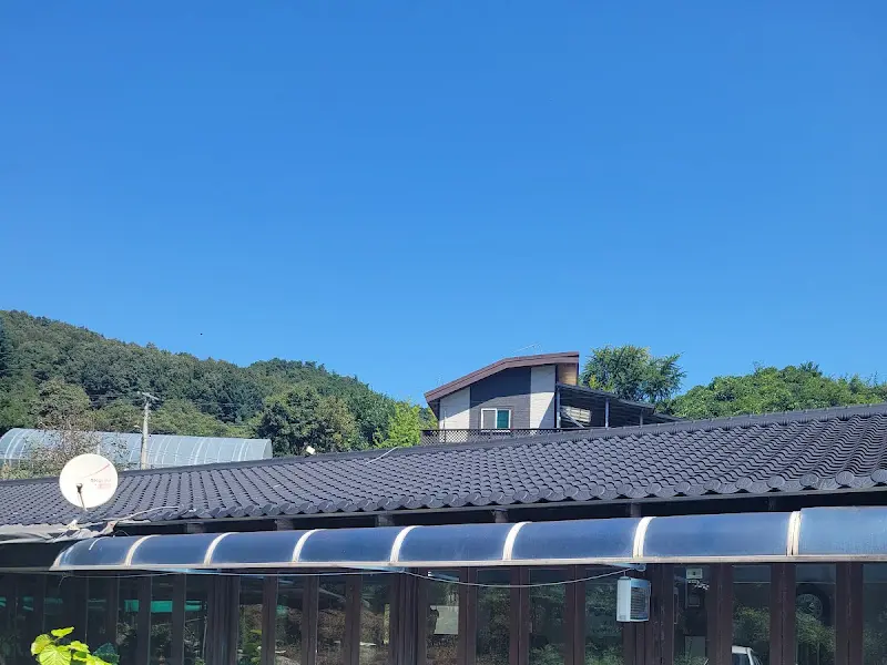 연꽃정원 식당 건물 외관