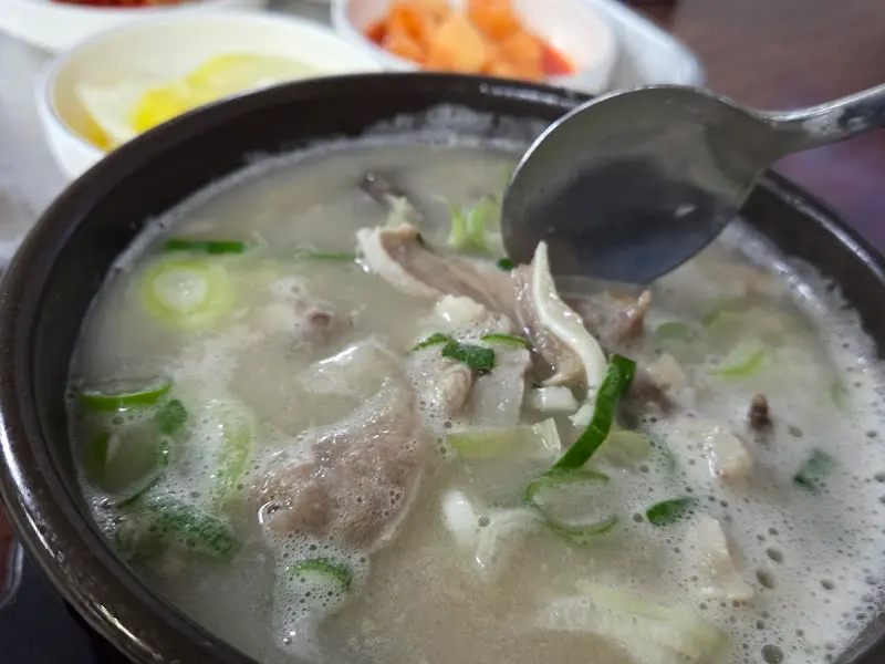 용궁단골식당 상주점의 순대국밥