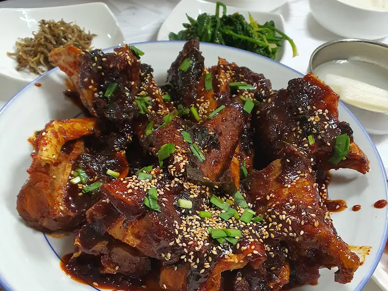 윤기 좔좔 흐르는 코다리찜