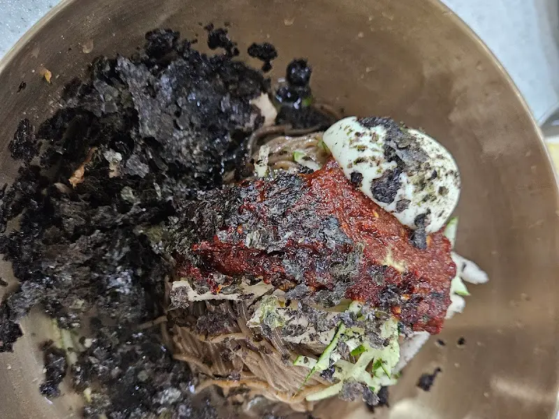 비빔 막국수 비비기 전