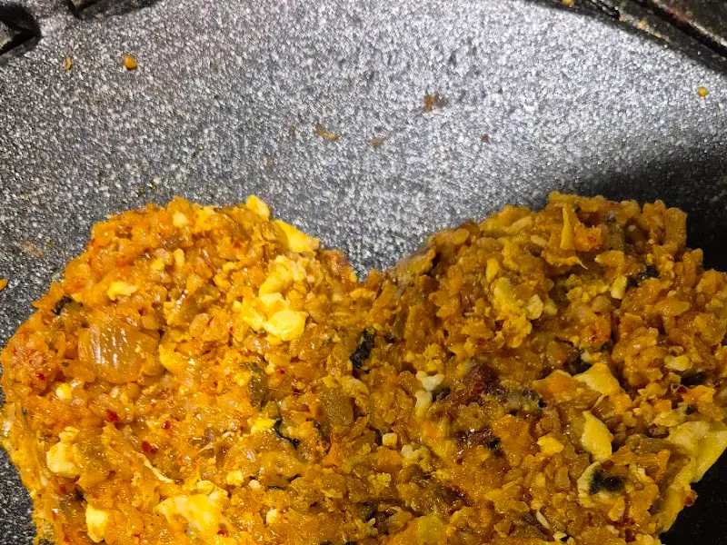 하트 모양으로 만들어진 볶음밥