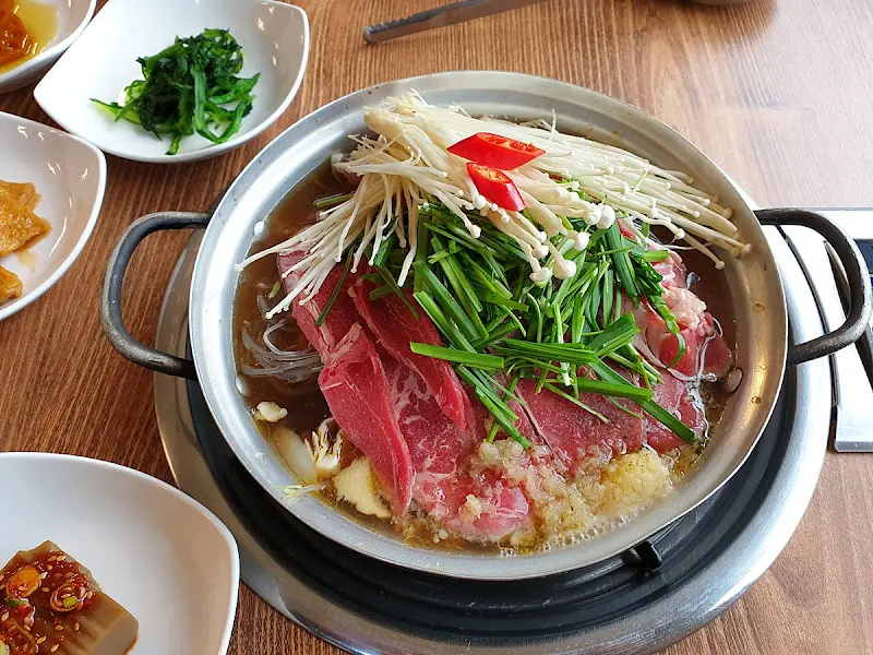 푸짐한 산더미 소불고기