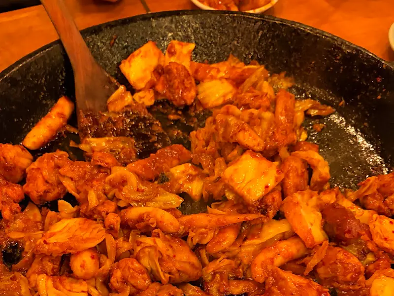 닭갈비 양념에 볶아진 볶음밥의 황홀한 자태