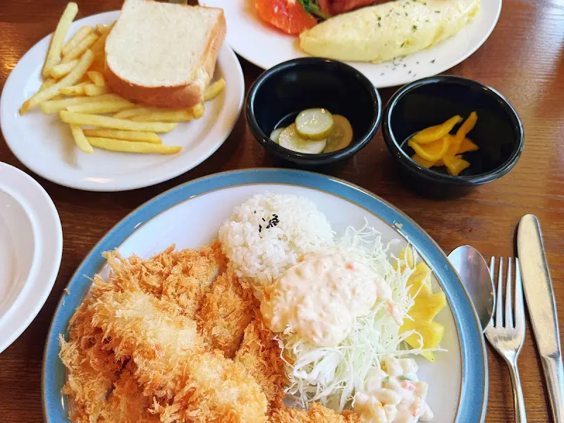 모듬카츠와 숲과 브런치 플레이트