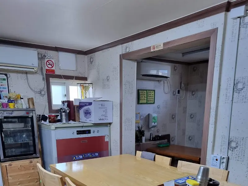 정선 보리밥 내부 전경