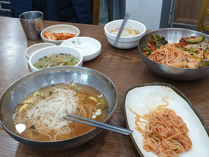 물국수, 비빔국수