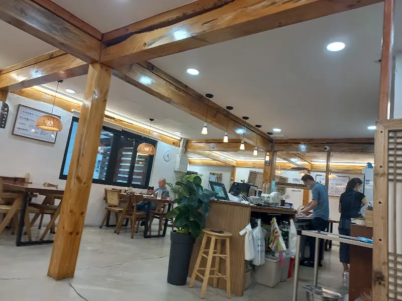 맛깔스러운 반찬들