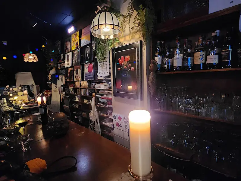 진구네 식당 바 테이블